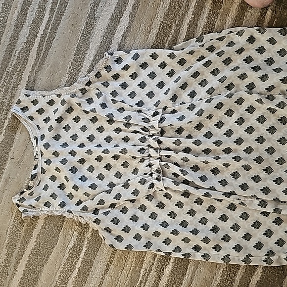 Ladies XL sleeveless top - Picture 1 of 4